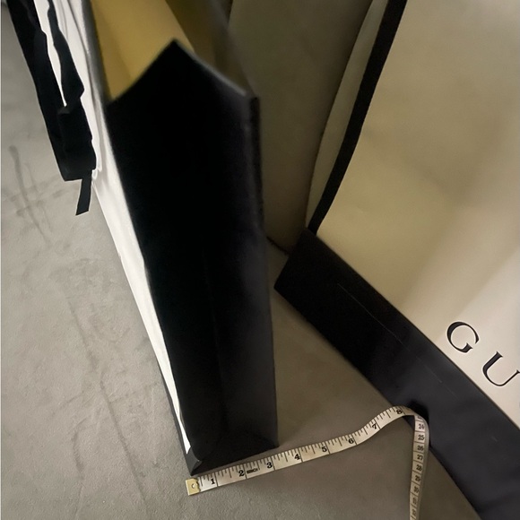 GUCCI 2 Empty White Shopping Bags - Picture 9 of 9